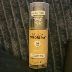 Revlon ColorStay Foundation 110 Ivory